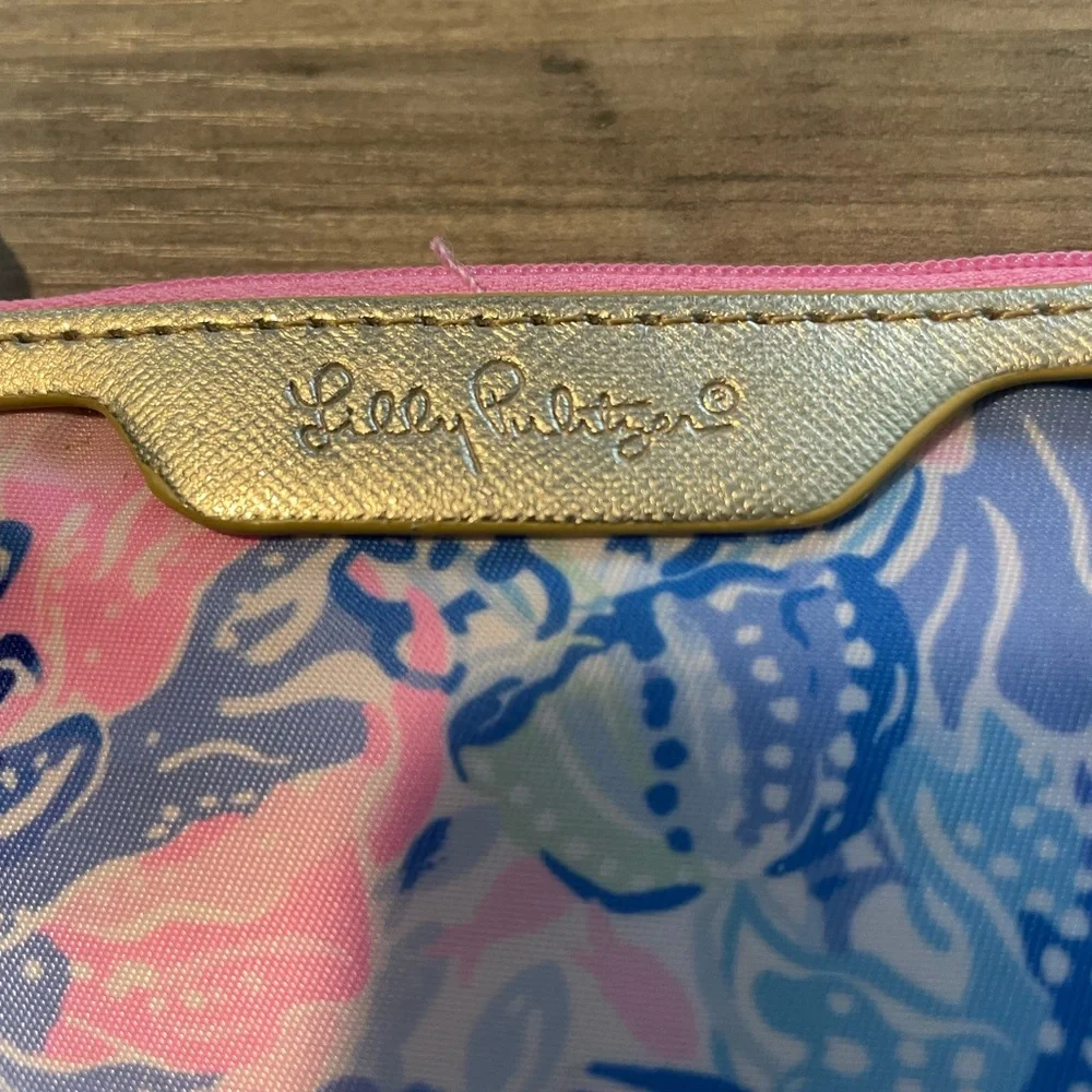 Lilly Pulitzer zip Close top blue pink floral ID pouch w logo Key ring 5.5 x 3.5